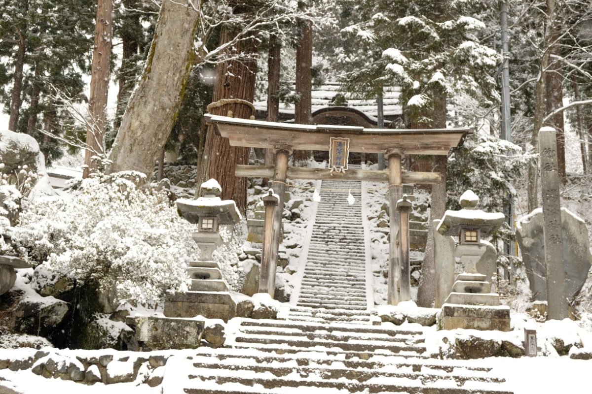 temple in the snow nozawa onsen