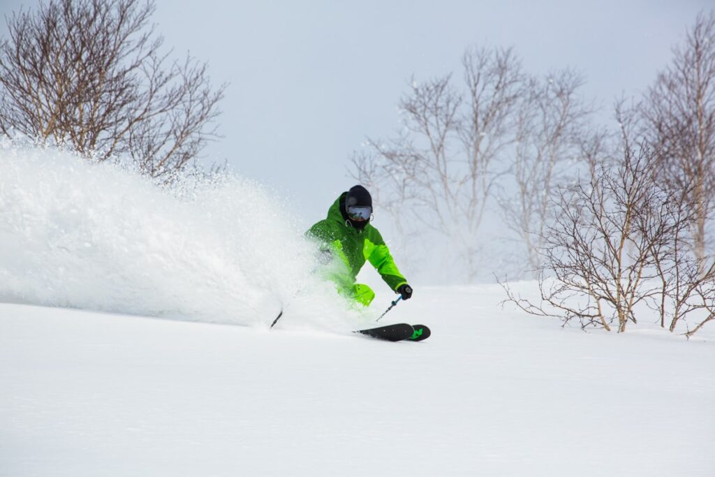skiing powder in japan
