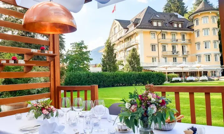 20200711 Outdoor luxury dining area in the Bellevue Gstaad hotel