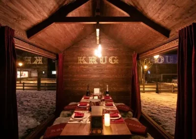 Outdoor luxury dining area in the Bellevue Gstaad hotel