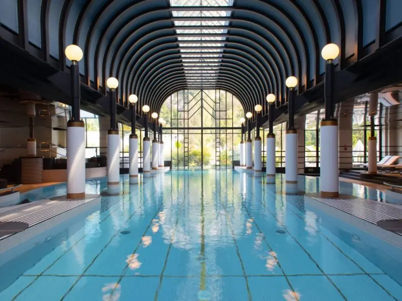 vj_spa_nescens_piscine Victoria Jungfrau hotel pool