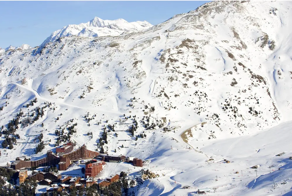les arcs village and mountain