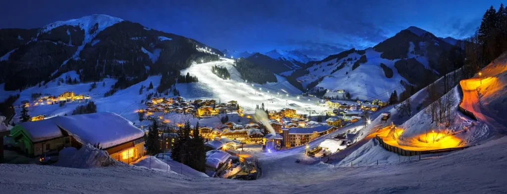 Saalbach ski resort at night