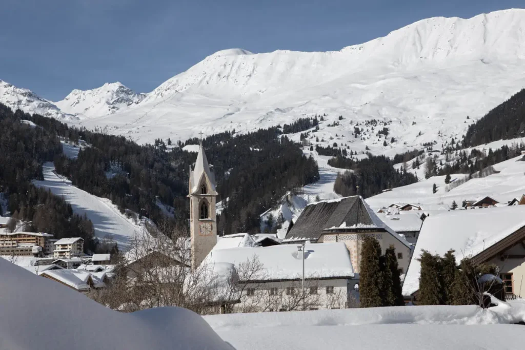 snowy village of Fiss